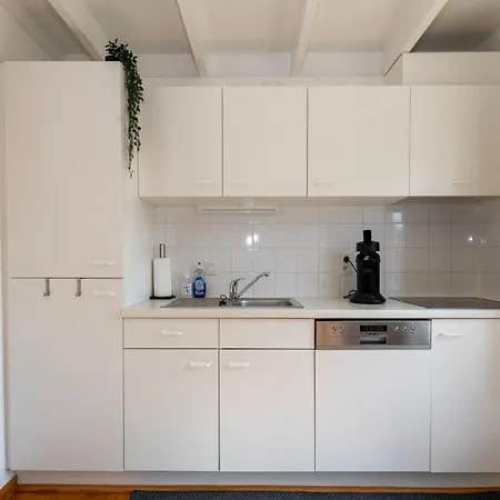 Nyaraló Near Marina