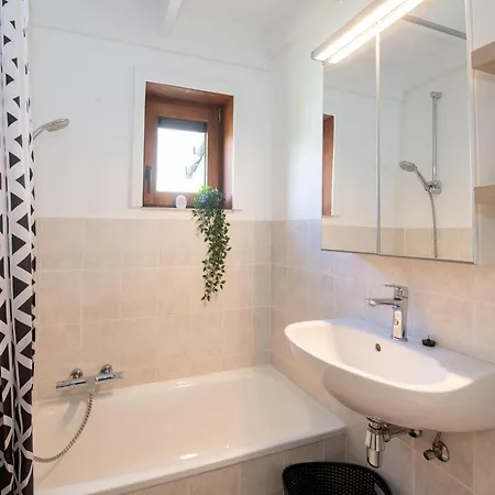 Nyaraló Near Marina